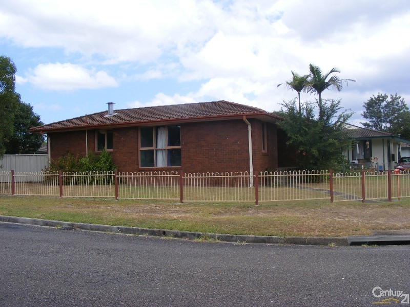 2 Warrina Close, Taree NSW 2430