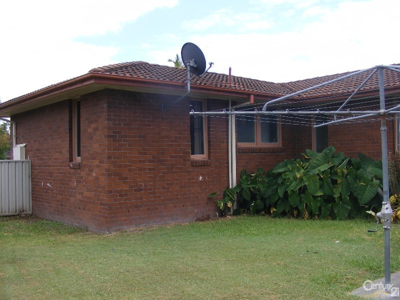 2 Warrina Close, Taree NSW 2430