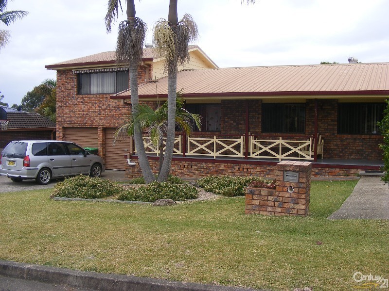 27 Flinders Street, Taree NSW 2430