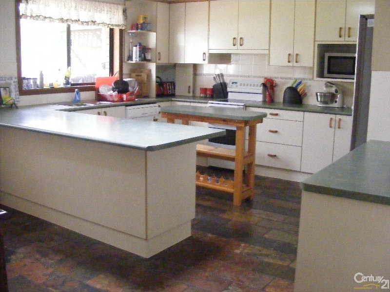 27 Flinders Street, Taree NSW 2430