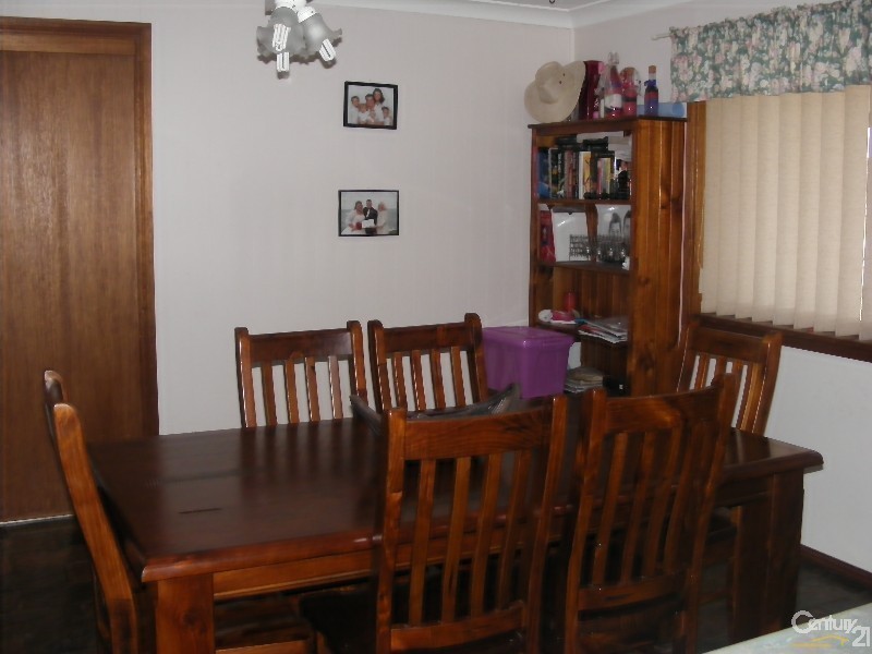 27 Flinders Street, Taree NSW 2430