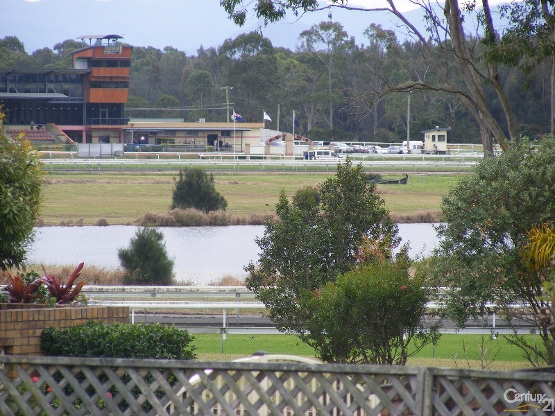 27 Flinders Street, Taree NSW 2430