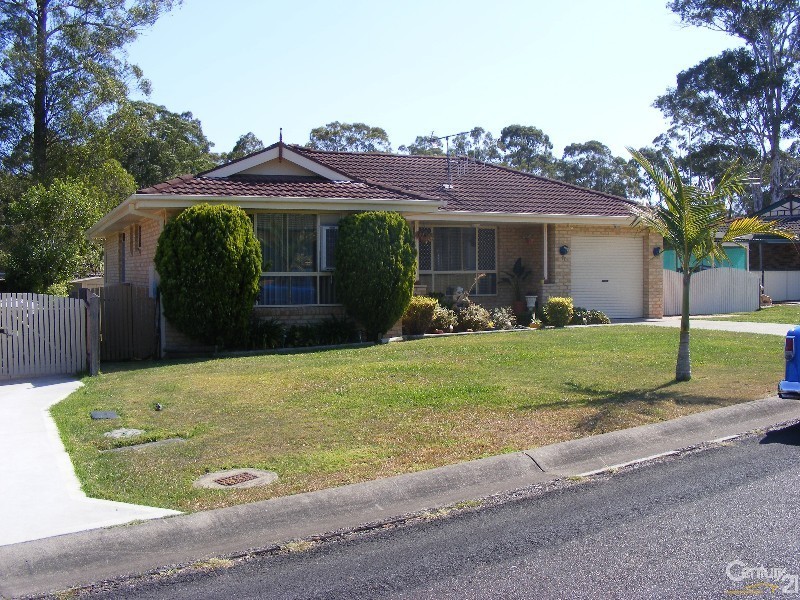 10 Robusta Parade, Taree NSW 2430