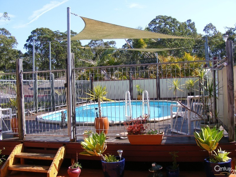 10 Robusta Parade, Taree NSW 2430