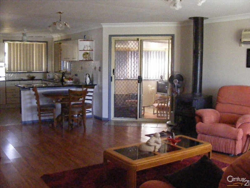 10 Robusta Parade, Taree NSW 2430