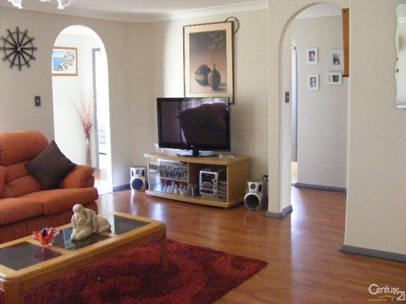 10 Robusta Parade, Taree NSW 2430