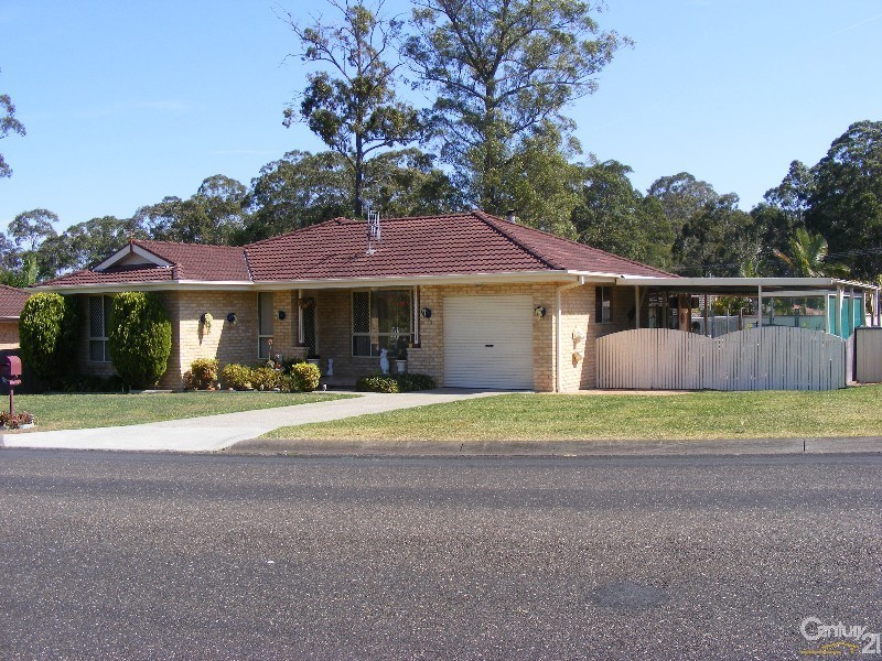 10 Robusta Parade, Taree NSW 2430