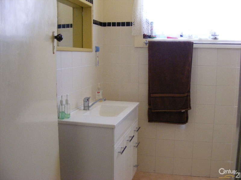18 Mackay Street, Taree NSW 2430