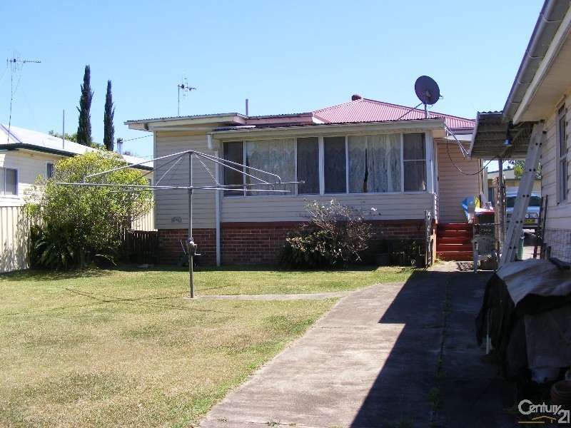 18 Mackay Street, Taree NSW 2430