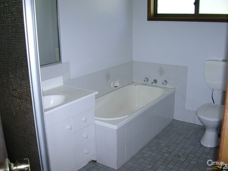 8  East Lansdowne Road, Lansdowne NSW 2430