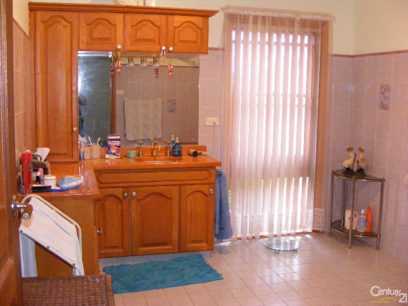 1-3 West Appletree Street, Wingham NSW 2429