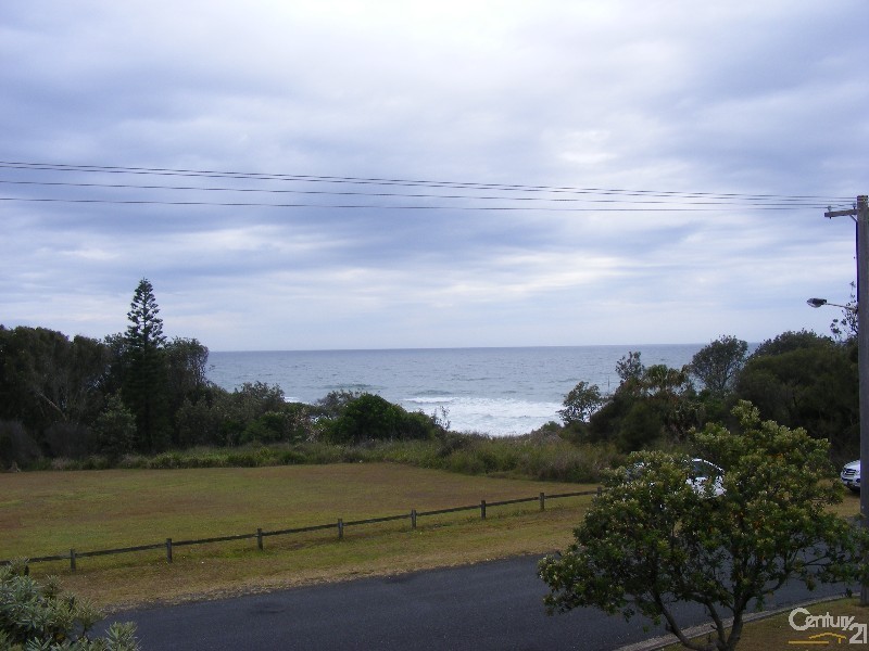 17 Ungala Road, Old Bar NSW 2430