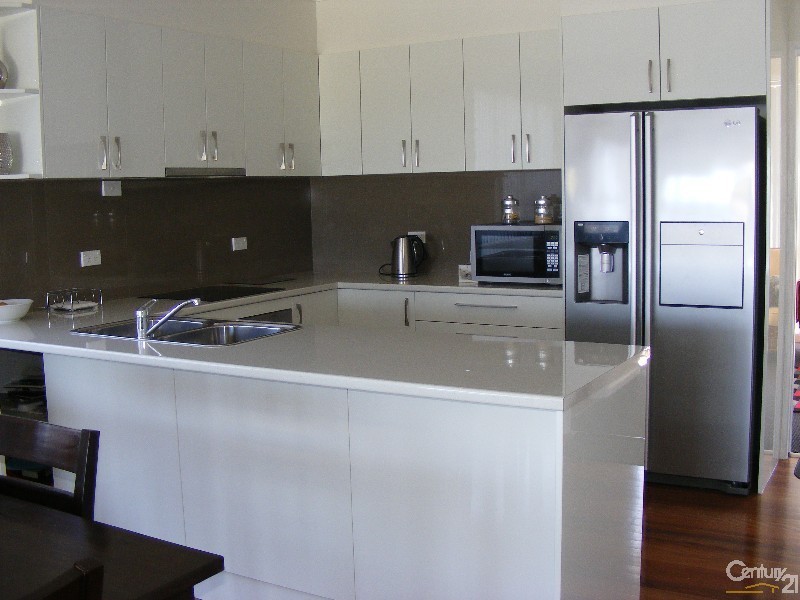 3 Lakeview Crescent, Forster NSW 2428