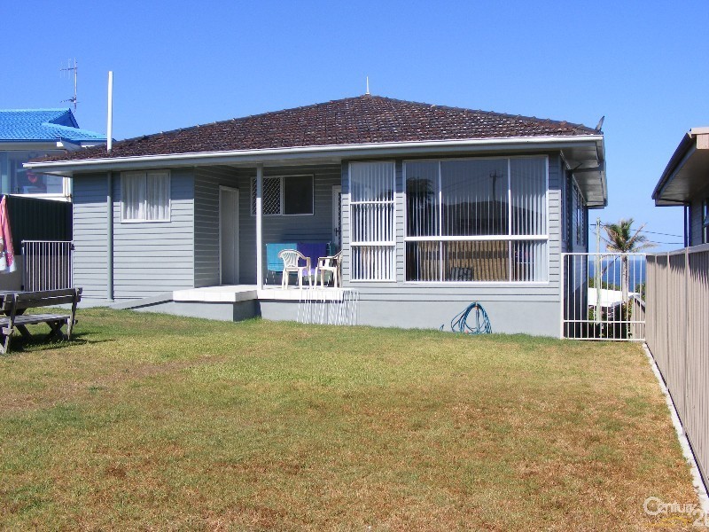 3 Lakeview Crescent, Forster NSW 2428