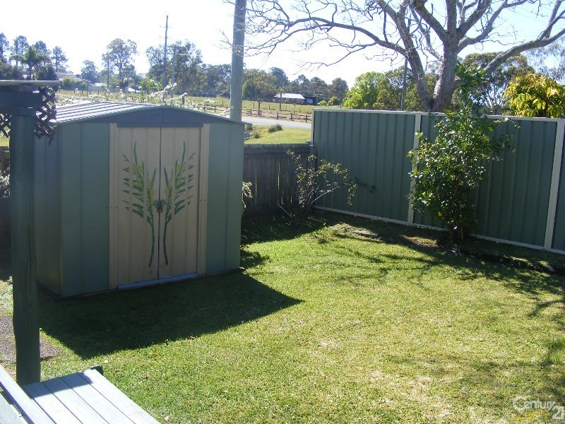 2 Dolphin Avenue, Taree NSW 2430