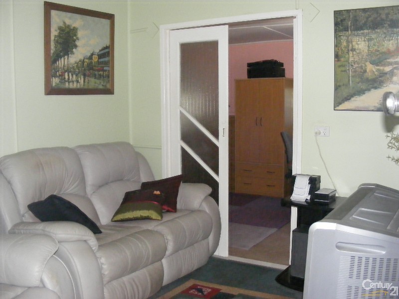 2 Dolphin Avenue, Taree NSW 2430