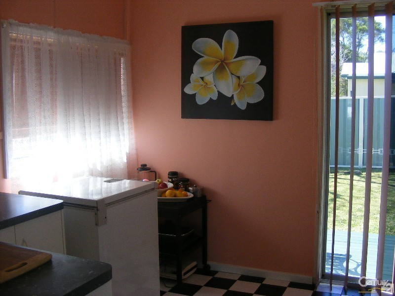 2 Dolphin Avenue, Taree NSW 2430