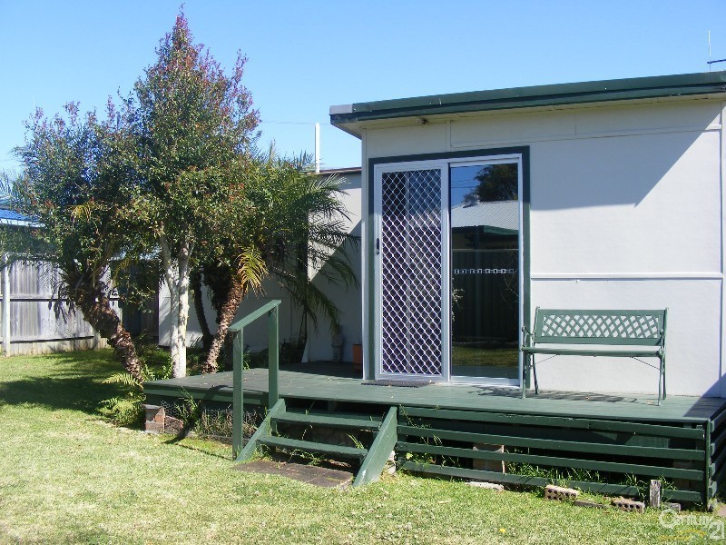 2 Dolphin Avenue, Taree NSW 2430