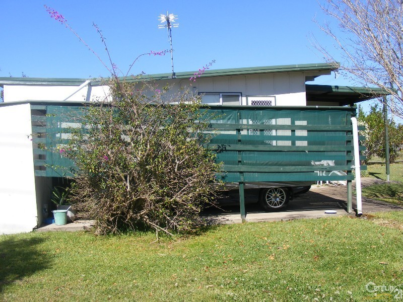 2 Dolphin Avenue, Taree NSW 2430