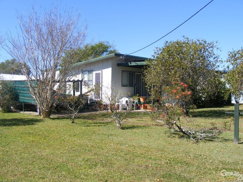 2 Dolphin Avenue, Taree NSW 2430
