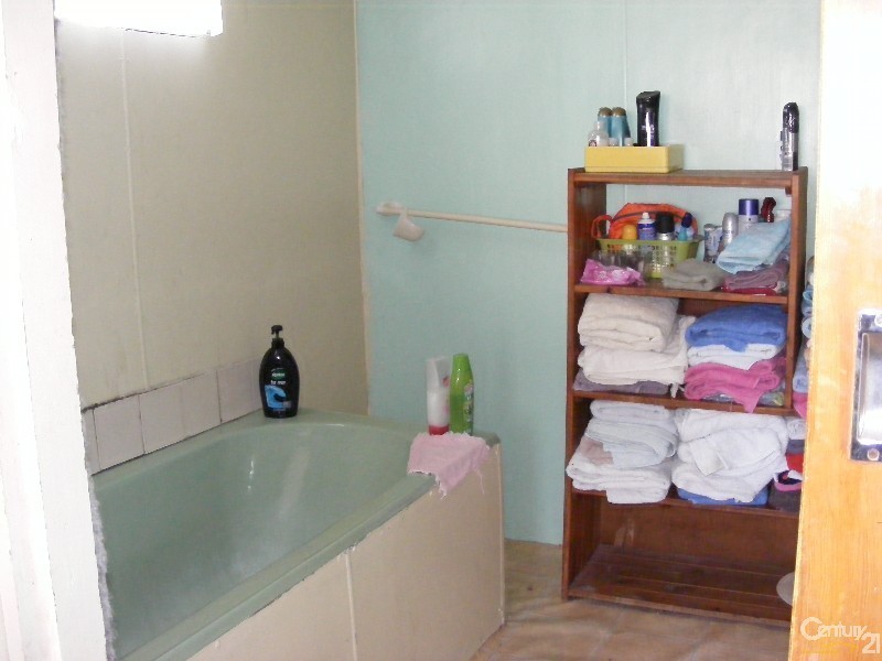 5 Railway Street, Taree NSW 2430