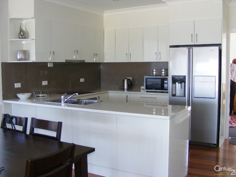 3 Lakeview Crescent, Forster NSW 2428