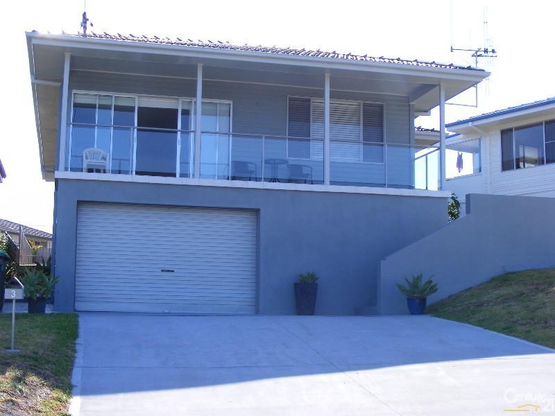 3 Lakeview Crescent, Forster NSW 2428