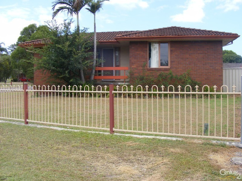 2 Warrina Close, Taree NSW 2430