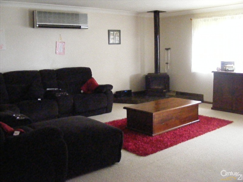 27 Flinders Street, Taree NSW 2430