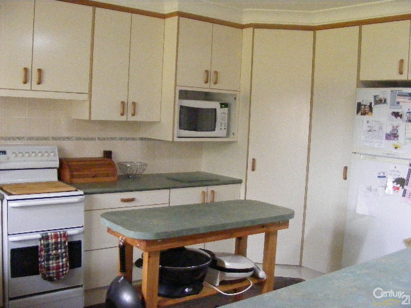 27 Flinders Street, Taree NSW 2430