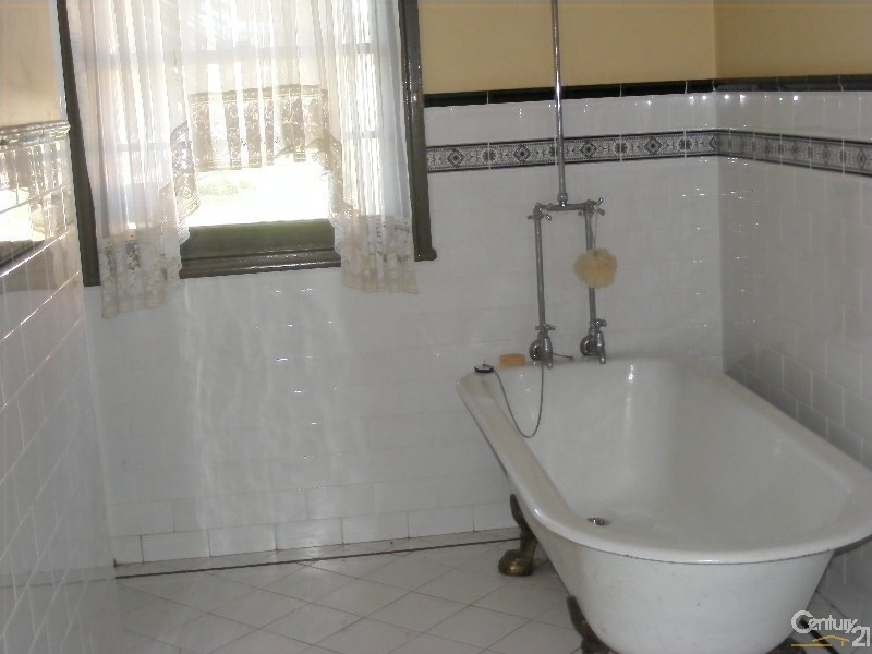 82 Cowper Street, Taree NSW 2430