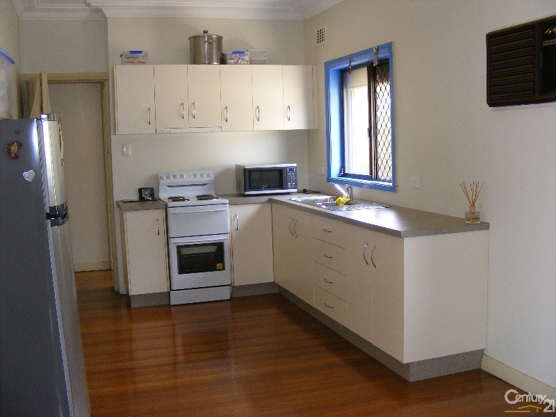 2A Maiden Avenue, Taree NSW 2430