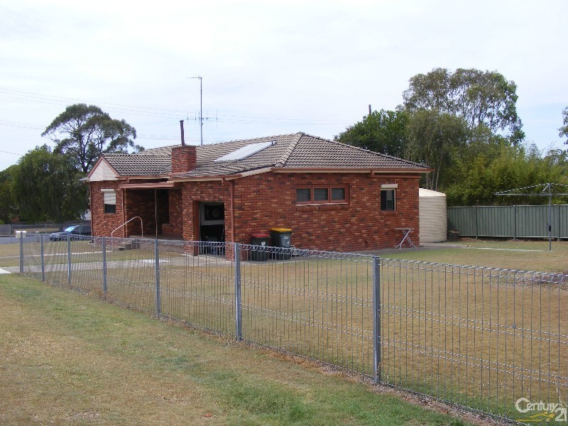 2A Maiden Avenue, Taree NSW 2430