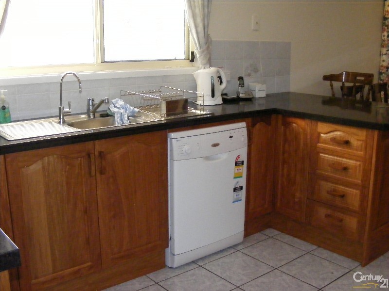 4 Emily Close, Taree NSW 2430