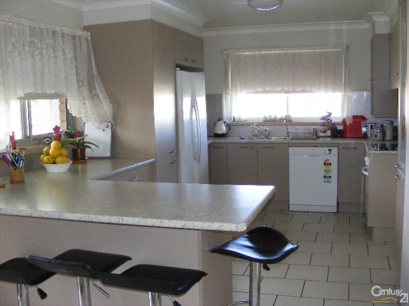 6 Kurrajong Crescent, Taree NSW 2430