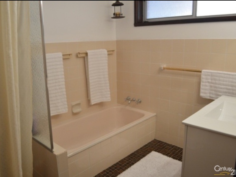 11 Jacaranda Avenue, Taree NSW 2430