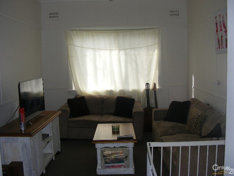 10 Cowper Street, Taree NSW 2430