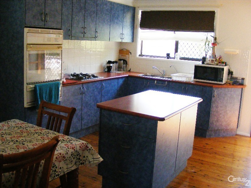 27 Combined Street, Wingham NSW 2429