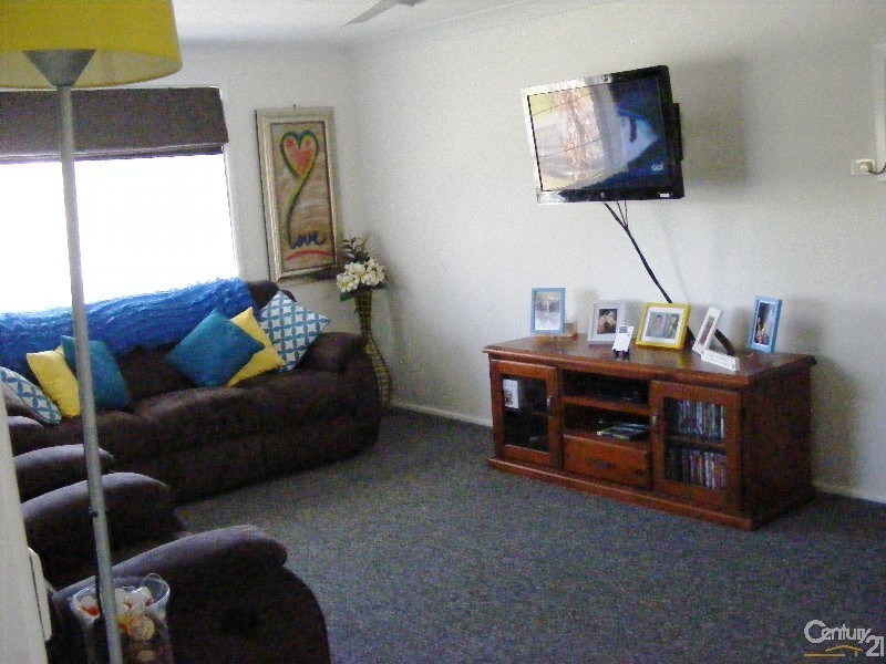27 Combined Street, Wingham NSW 2429