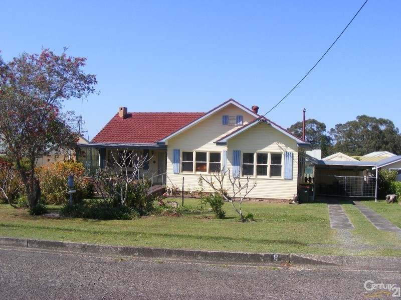 8 Maiden Avenue, Taree NSW 2430