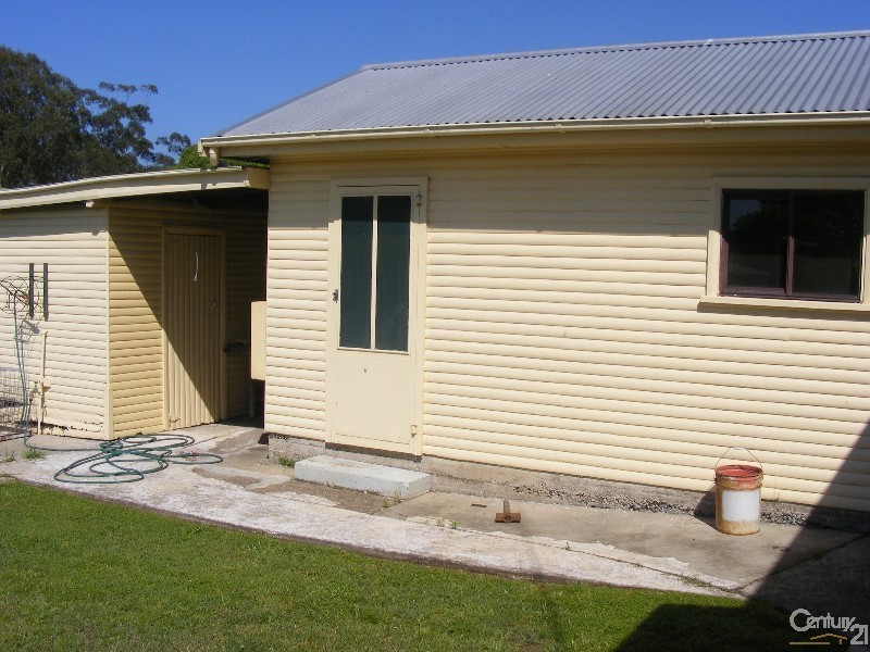 8 Maiden Avenue, Taree NSW 2430