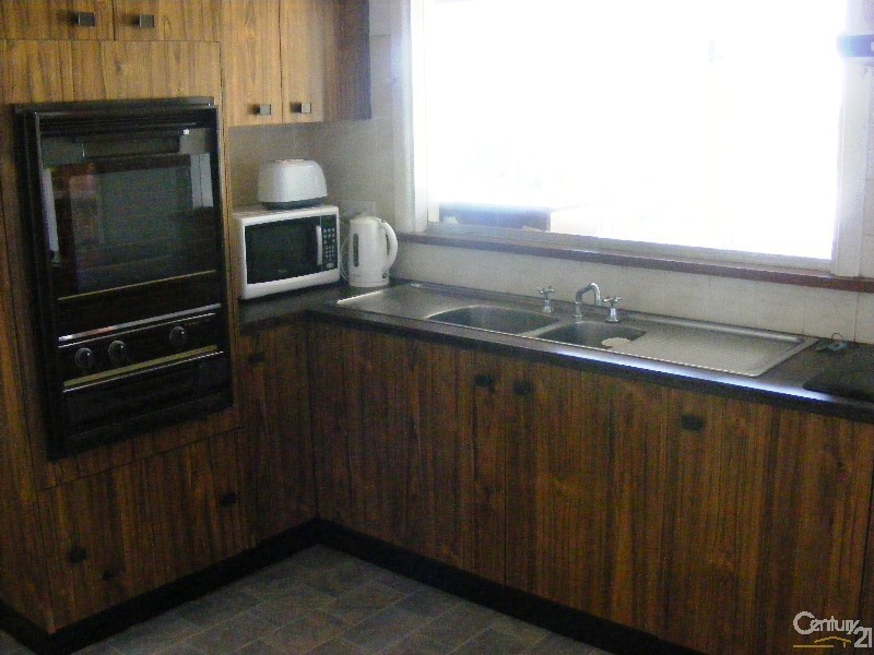 8 Maiden Avenue, Taree NSW 2430