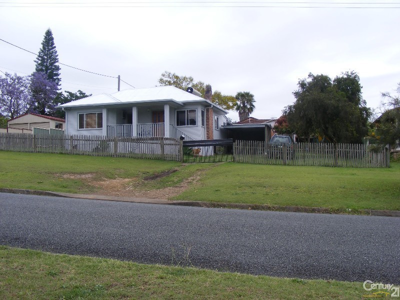 8 Claxton Street, Tinonee NSW 2430