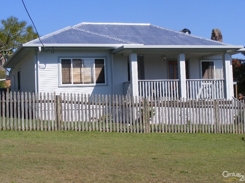 8 Claxton Street, Tinonee NSW 2430