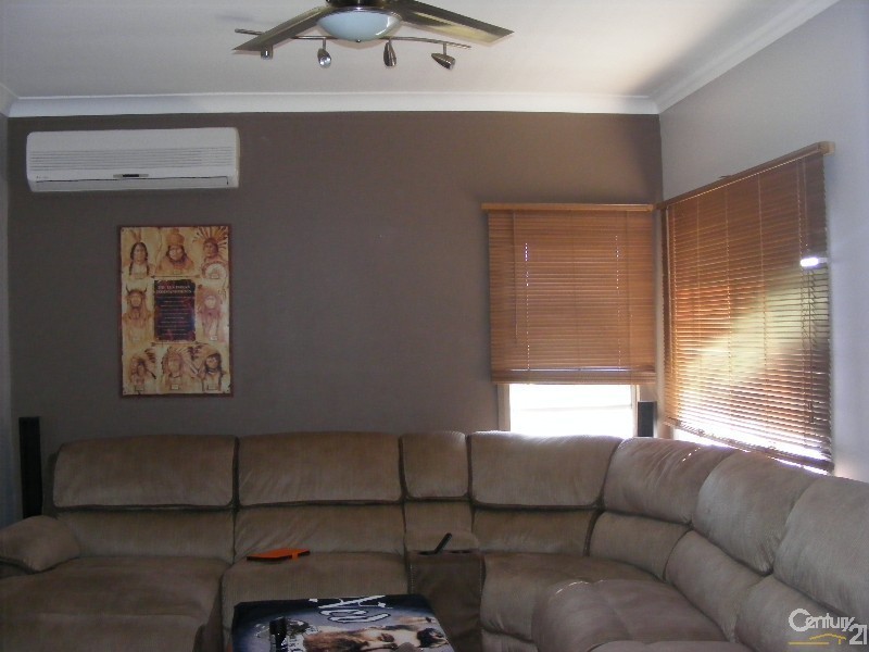 8 Claxton Street, Tinonee NSW 2430