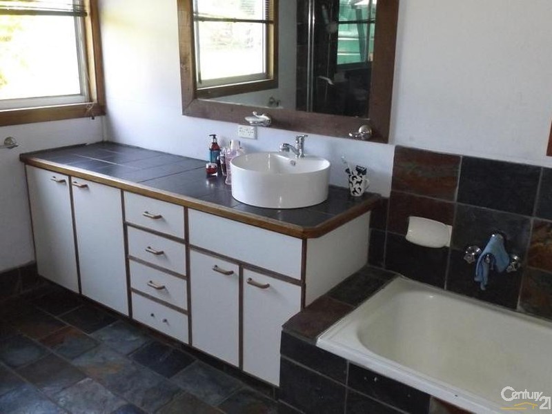 345 Careys Road, Hillville NSW 2430