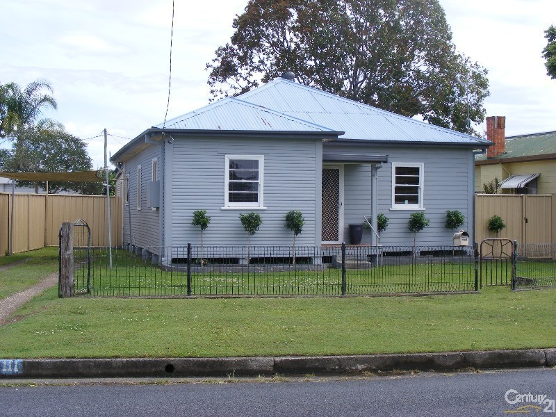 111 Edinburgh Drive, Taree NSW 2430