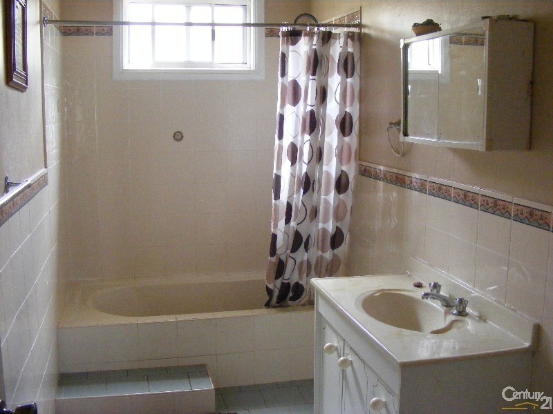 111 Edinburgh Drive, Taree NSW 2430