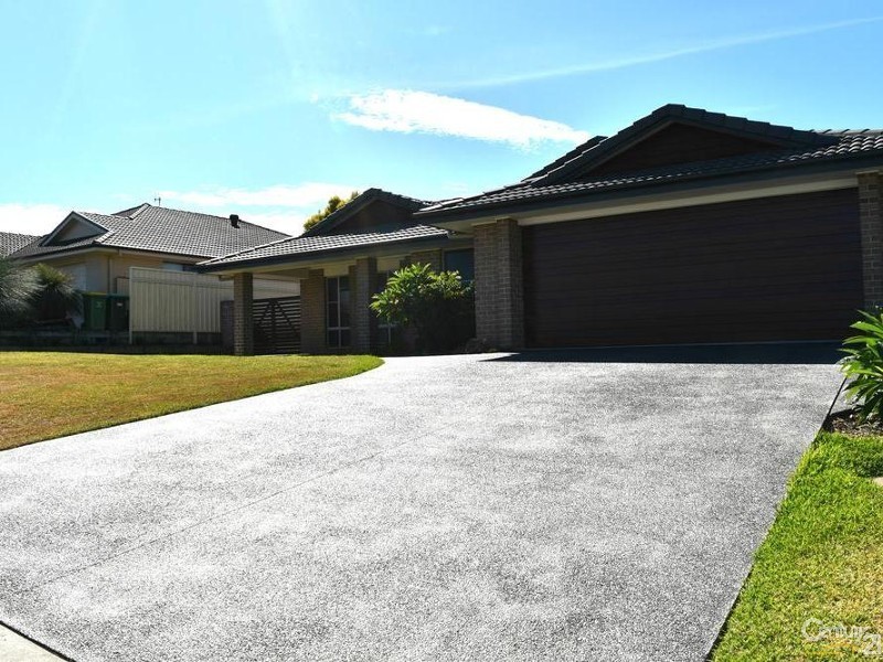 13  Riverlinks Circuit, Taree NSW 2430