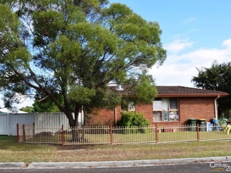 2 Warrina Close, Taree NSW 2430